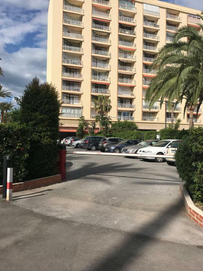 Apartments "La Roca" Торремолинос Экстерьер фото